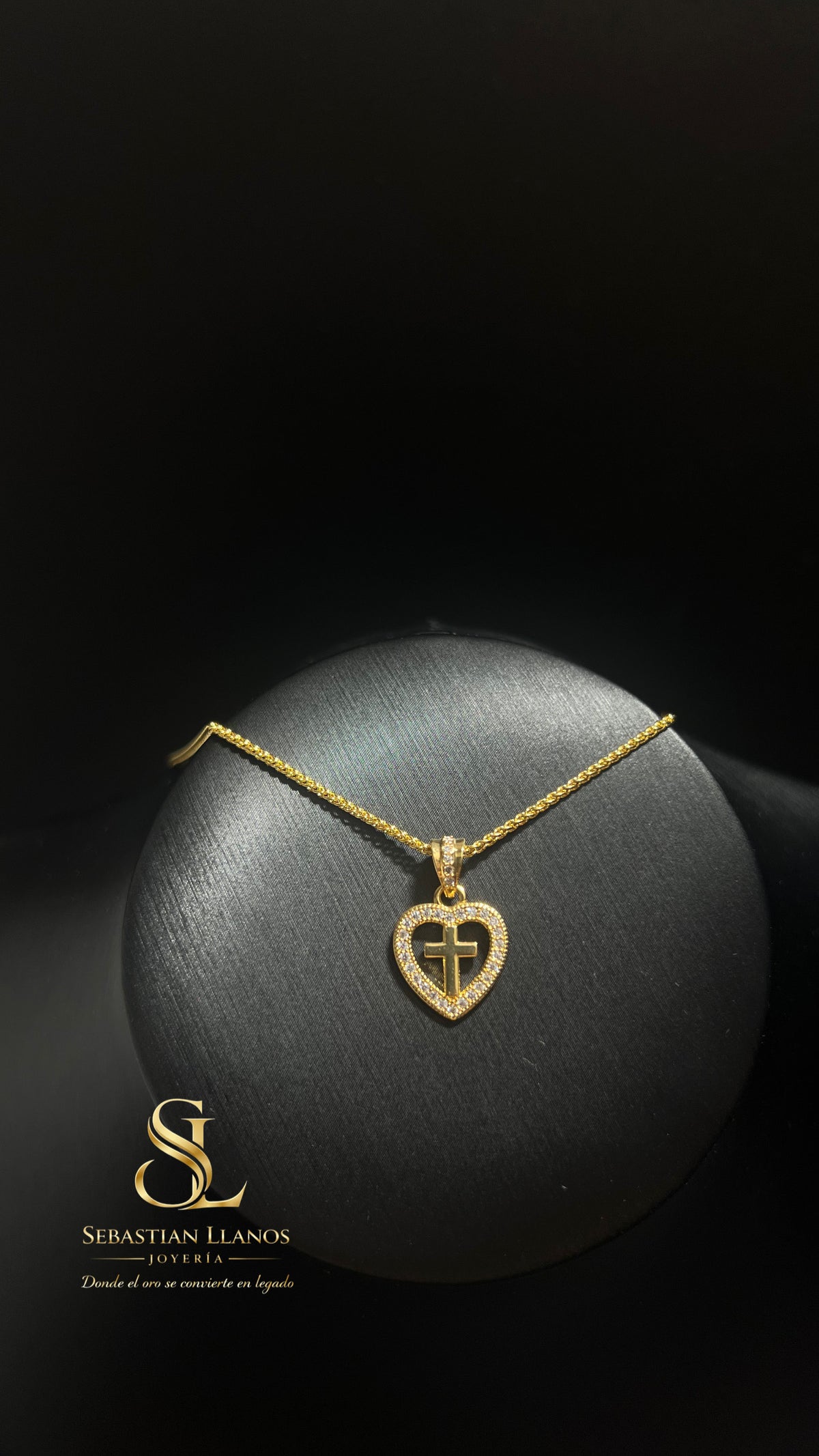 Corazón Cruz Tallada