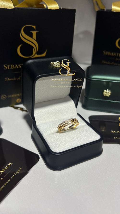 Anillo circón 100 corazones