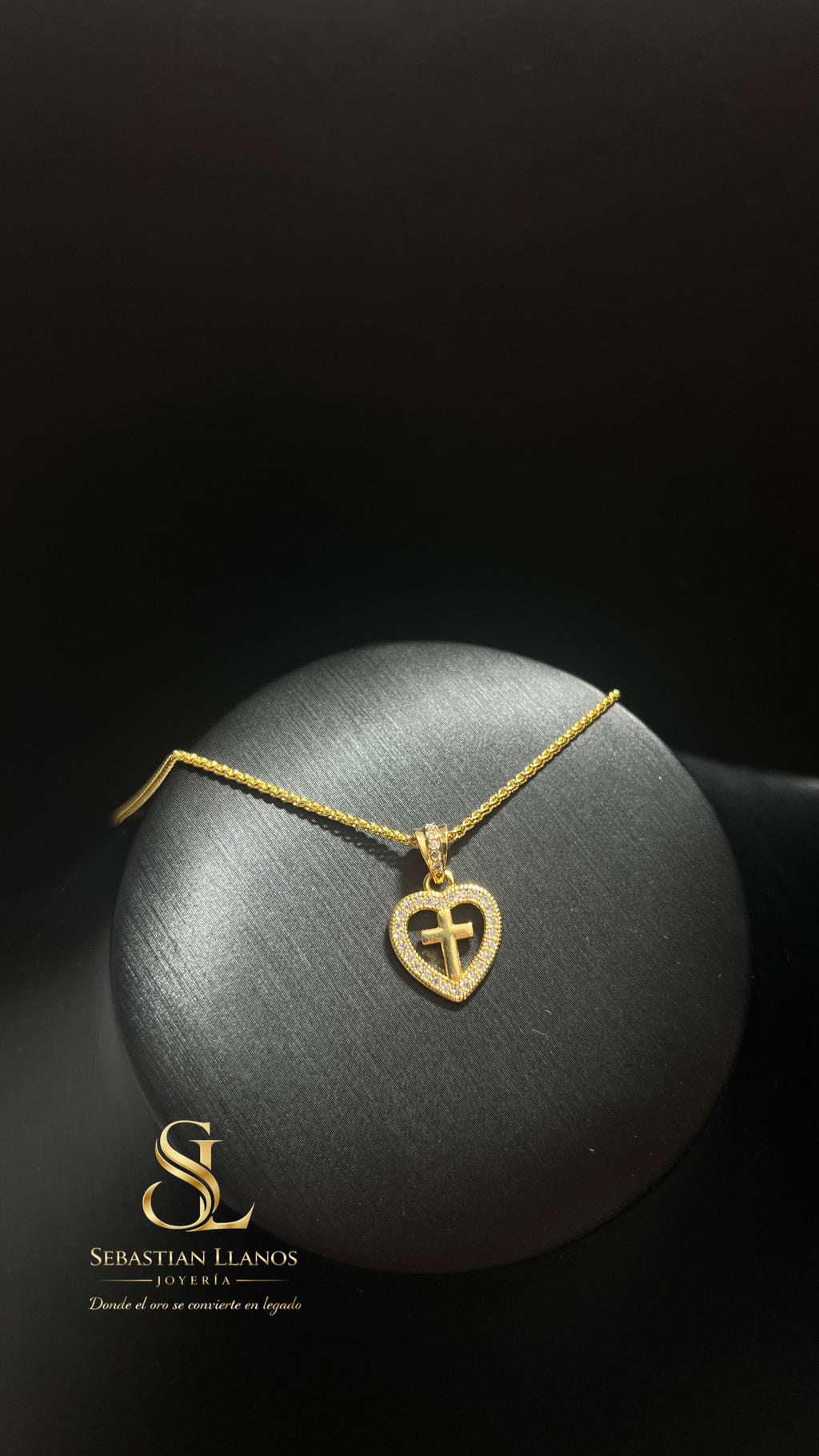 Corazón Cruz Tallada